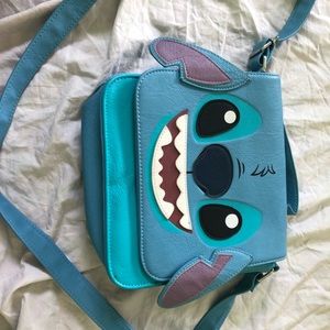 Lounge fly stitch purse